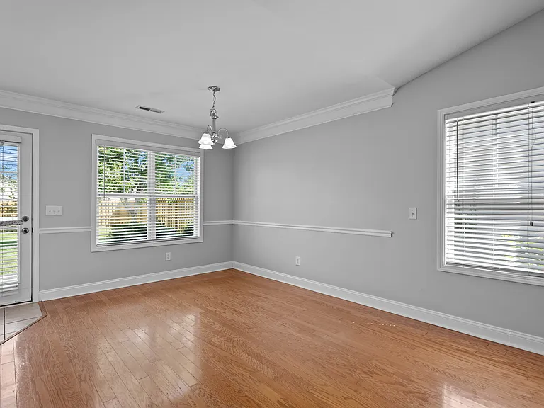 7203 Chipley Dr — Photo 4