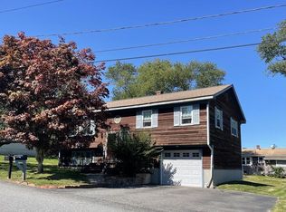 118 Kenyon Rd, Tiverton, RI 02878