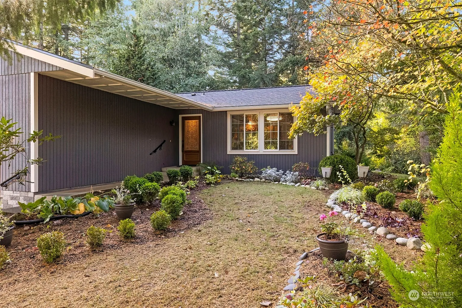 1530 SE Shadowood Drive photo 1