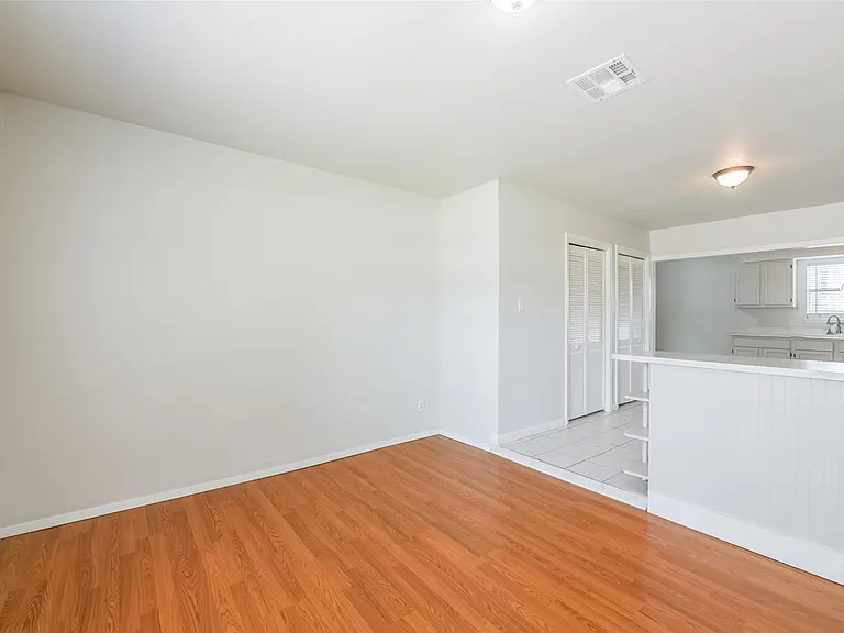 5514 Vickita Dr — Photo 25