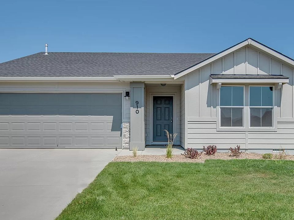 1st image of 1020 SW Sparrow Pl