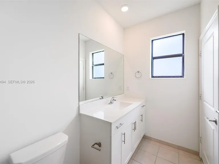640 NE 207th St — Photo 23