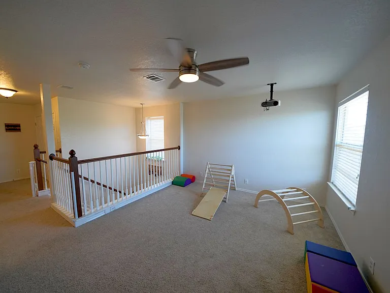 740 Fountain Gate — Photo 31