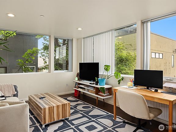 5th image of 1814 E Denny Way