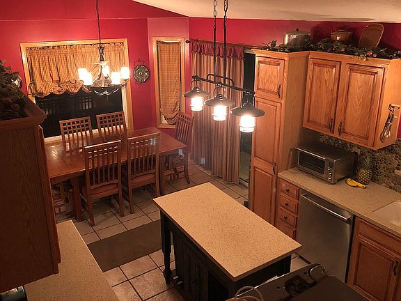 Kitchen & dining areas