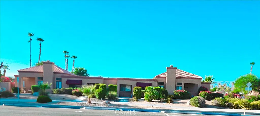 3 bed, 1400 sqft, $2,900 — Photo 4