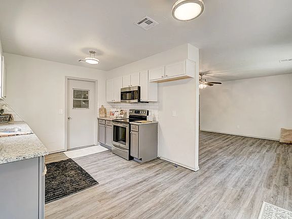 4th image of 118 Palm Ave