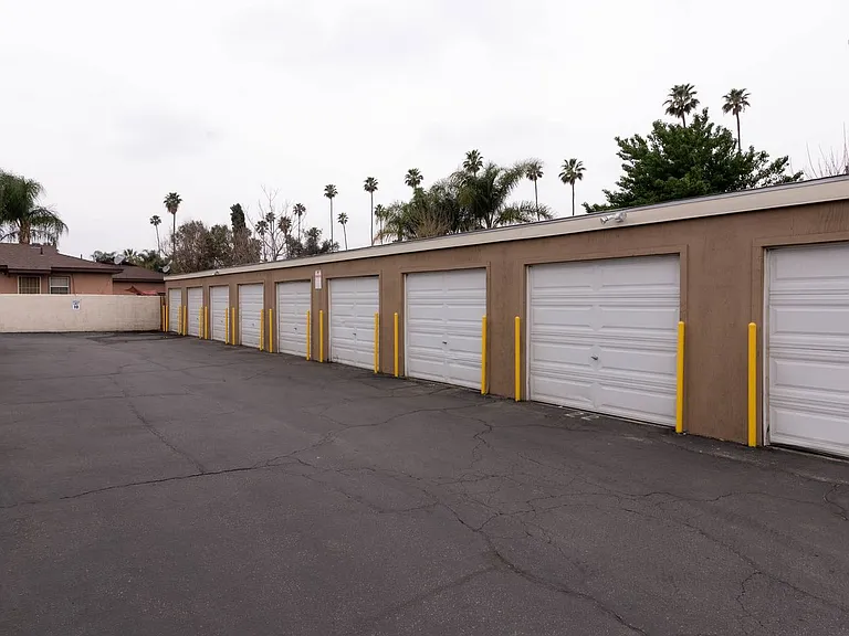Briarwood Apartments - Riverside, CA — Photo 65