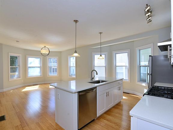3rd image of 52 Carrington Ave #1