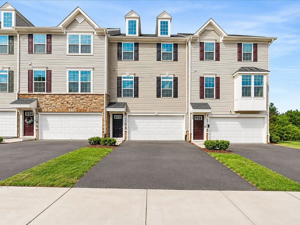 1403 Wilmer Park Ln