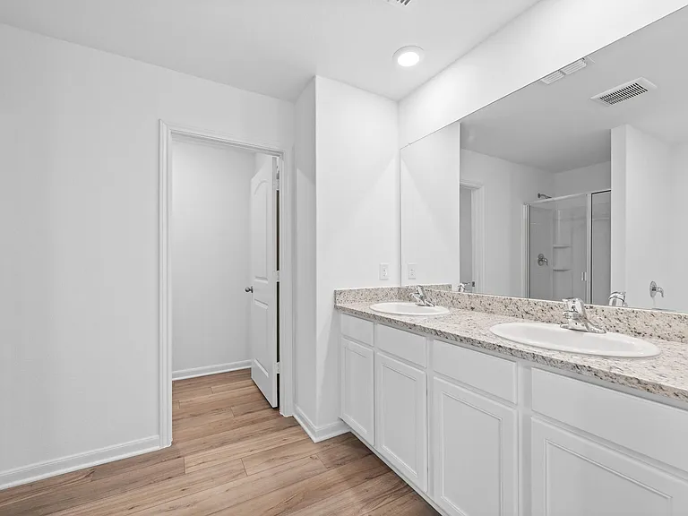 235 Surrey Oaks — Photo 10