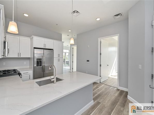 271 Millburn Ave #2A