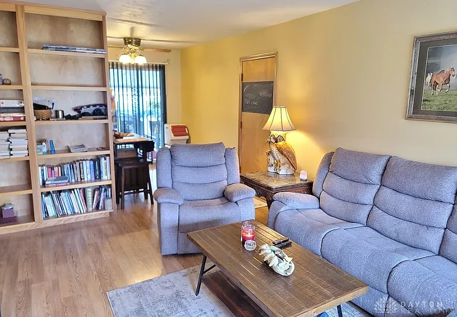 3 bed, 972 sqft, $1,500 — Photo 3