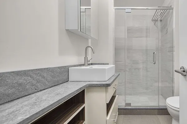 Rented by Corigin Management | media 23