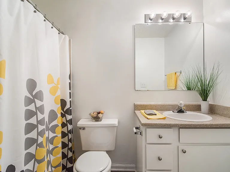 Poplar Place — Photo 12