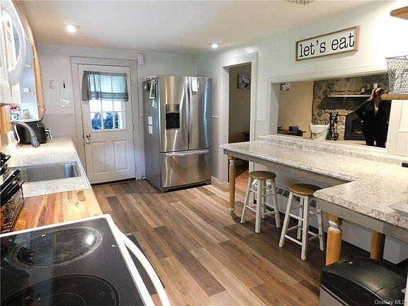 4th image of 4 Pumpkin Ln