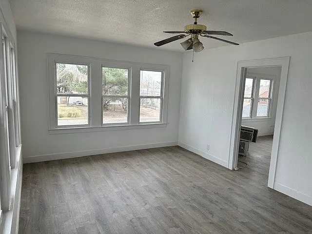 2 bed, 1.0 bath, 980 sqft, $1,400 — Photo 3