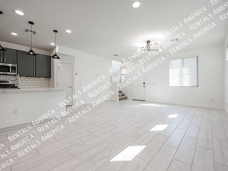 1656 S 83rd Way — Photo 5