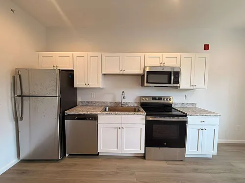 337 Main St #7A Photo 1