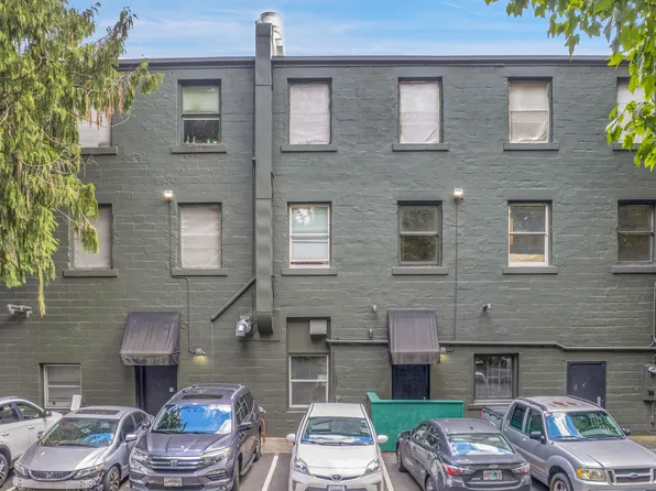 2017 N McClellan St APT 303, Portland, OR 97217