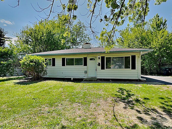 1st image of 223 Crestwood Dr