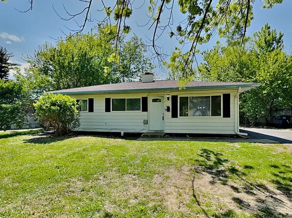 223 Crestwood Dr, New Whiteland, IN 46184