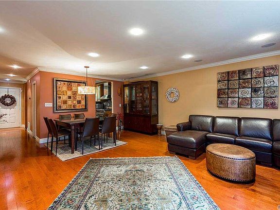 2nd image of 1930 Sunrise Hwy APT 14