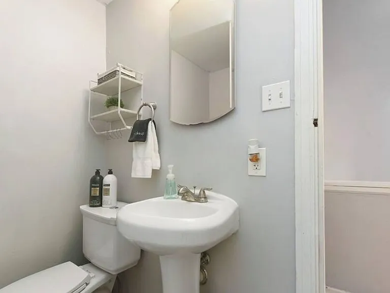 2134 East Carson Street — Photo 9