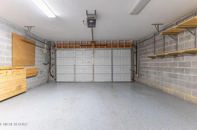 10708 Prince Albert Way — Photo 31