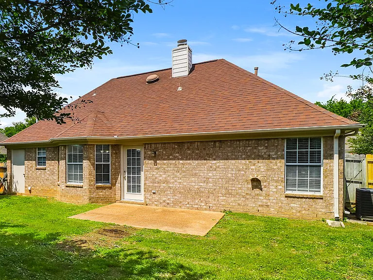 80 Village Dr — Photo 15