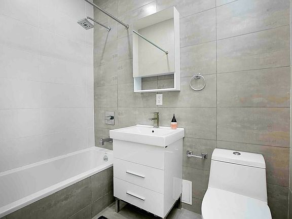 4th image of 157 Wilson Ave #2B