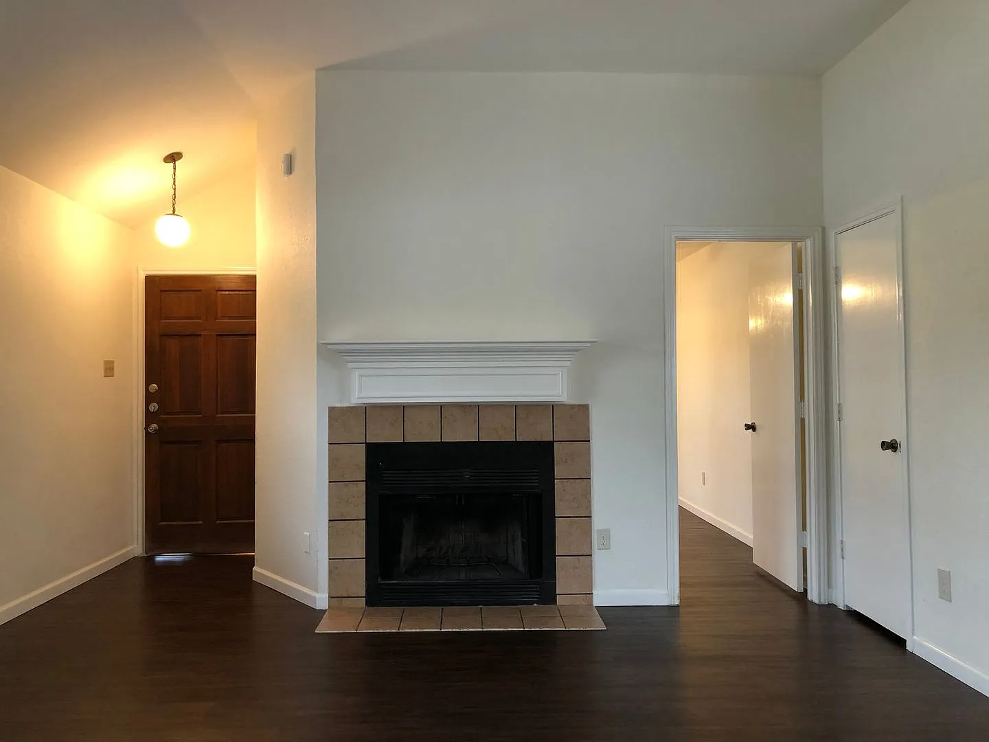 DENTON 208 — Photo 4
