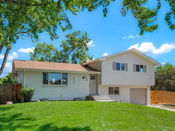 8631 W Warren Lane, Lakewood, CO 80227