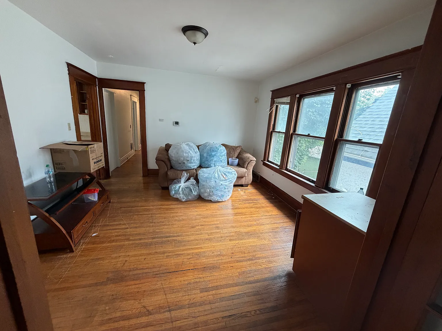 3 bed, 1100 sqft, $1,600 — Photo 4