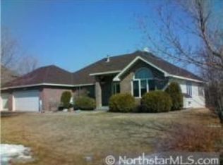331 Wyndham Cir E, New Brighton, MN 55112