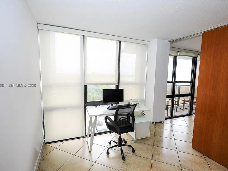 600 NE 36th St #710 — Photo 9