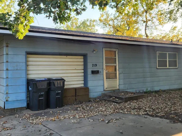 719 W 5th St, Newton, KS 67114