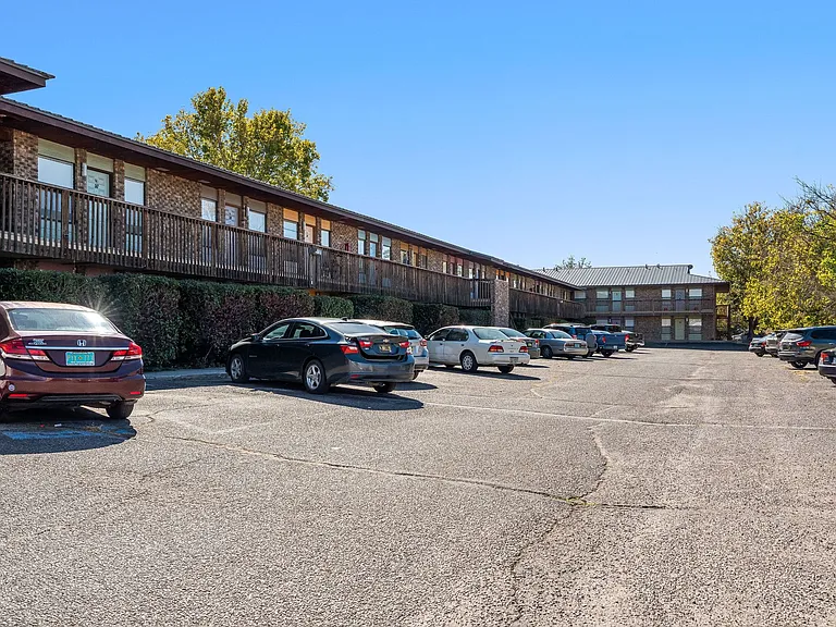 Brandywood Park Apartments — Photo 25