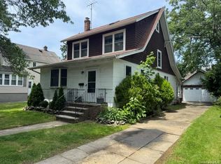 35 Fairview Avenue, Port Washington, NY 11050