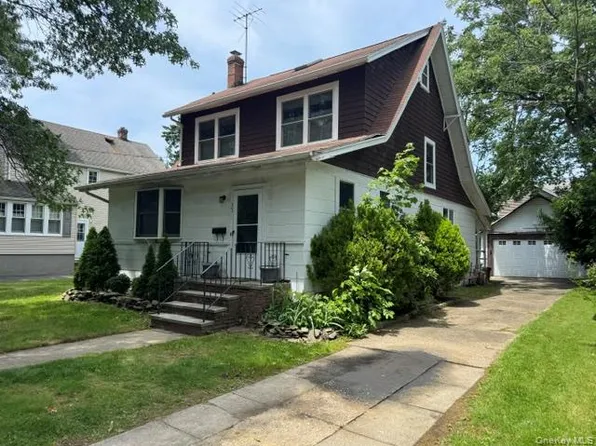 35 Fairview Avenue, Port Washington, NY 11050