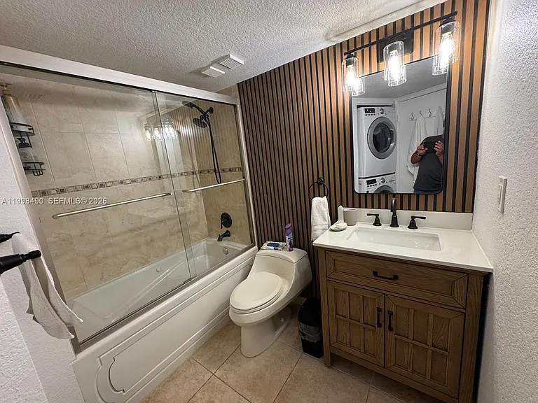 3600 Mystic Pointe Dr #910 — Photo 20
