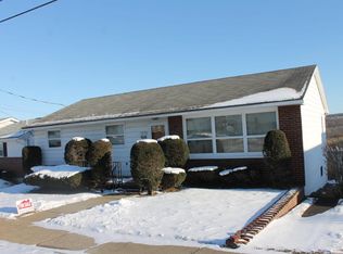 400 Baker St, Taylor, PA 18517