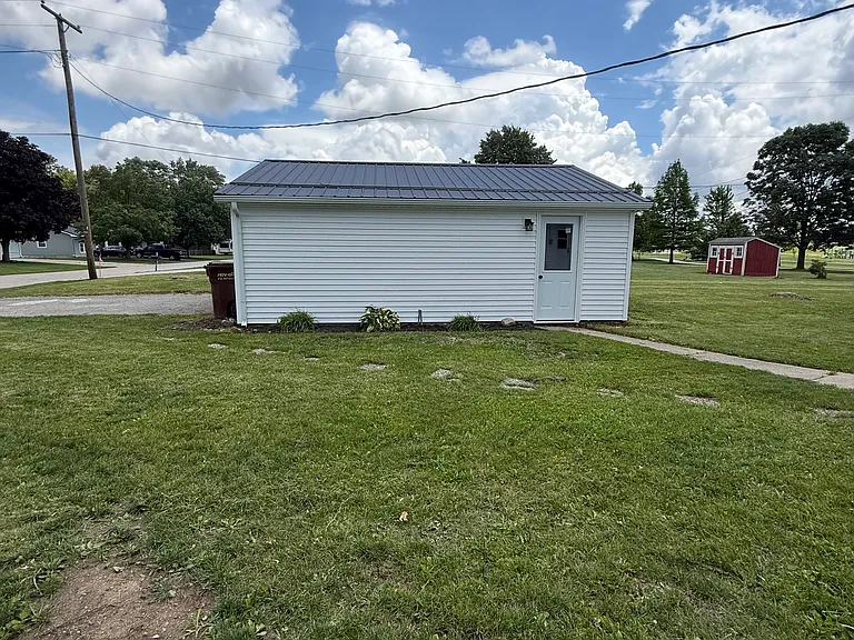 103 N Bunn St — Photo 5