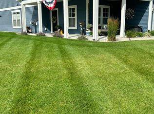 302 Terrace Point Cir, Muskegon, MI 49440