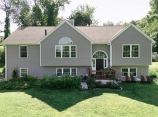 678 Plass Rd, Pleasant Valley, NY 12569