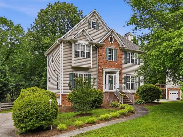 1733 Abbottsford Dr, Kernersville, NC 27284
