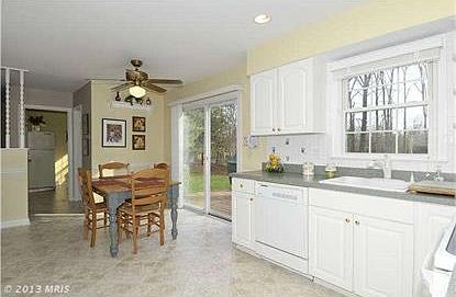 3rd image of 3243 Betsy Ln
