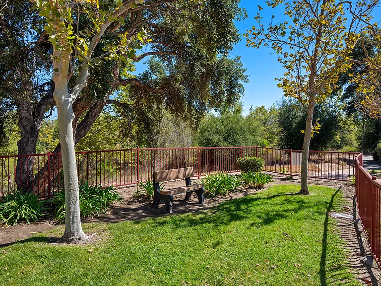 278 Brookview Ct — Photo 33