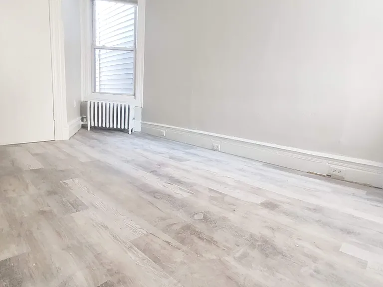 116 3rd Ave #3 — Photo 5