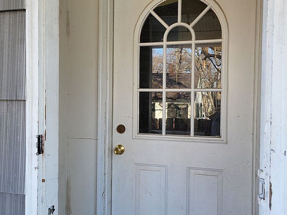 4th image of 315 E Maple St #2